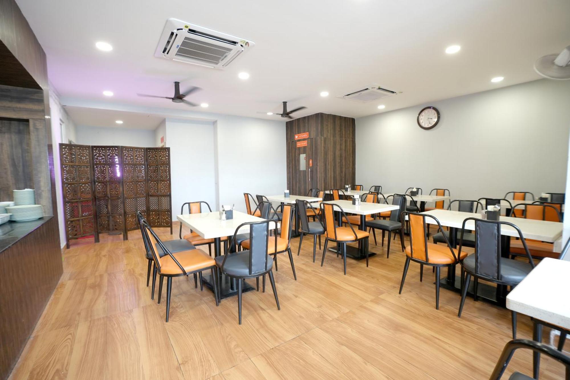 Viola Suites Hyderabad Eksteriør bilde