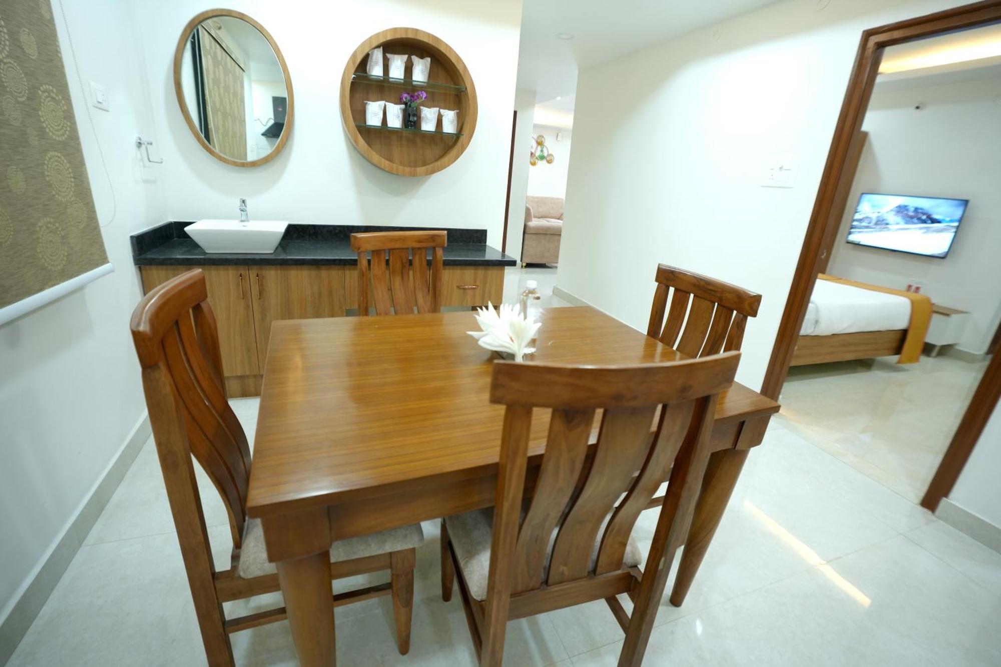 Viola Suites Hyderabad Eksteriør bilde