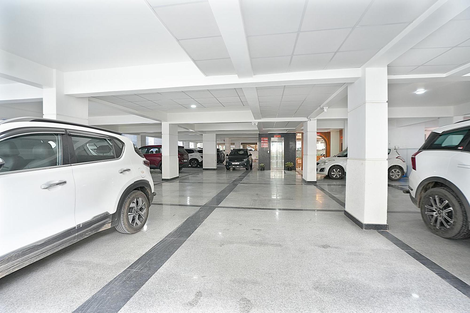 Viola Suites Hyderabad Eksteriør bilde