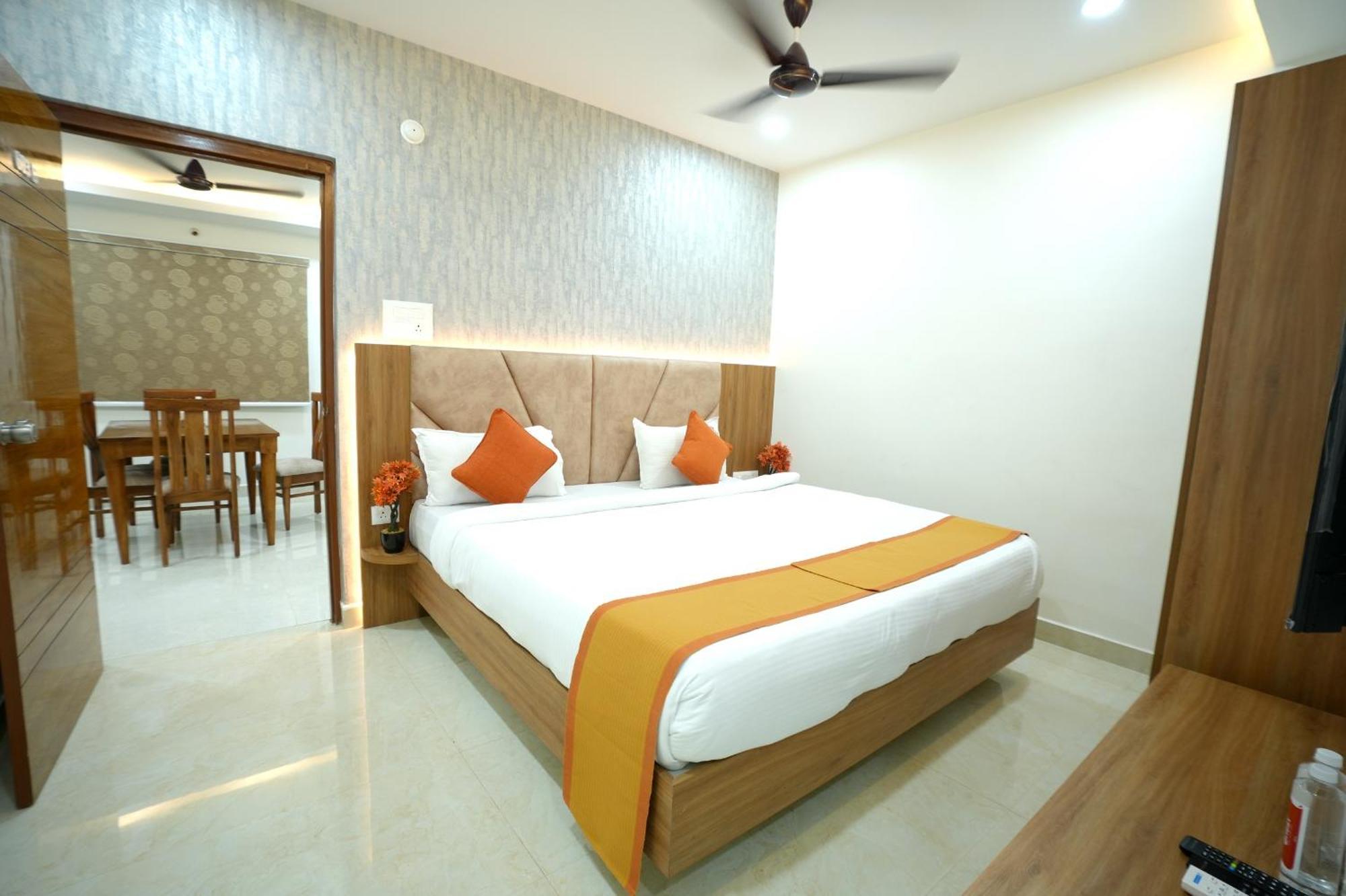 Viola Suites Hyderabad Eksteriør bilde