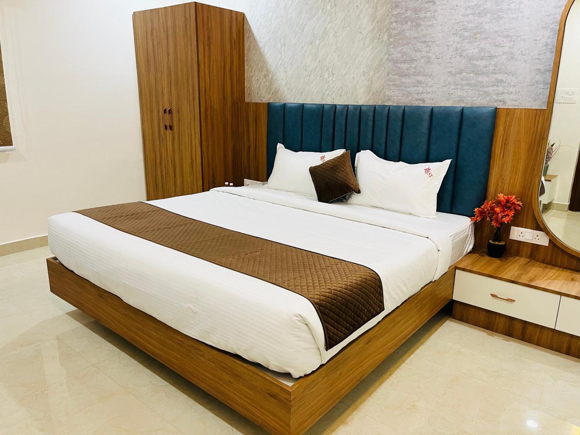 Viola Suites Hyderabad Eksteriør bilde