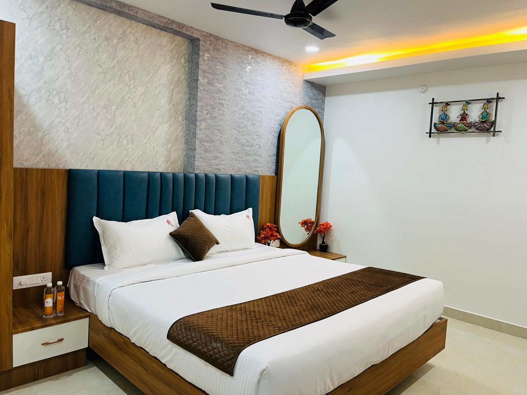 Viola Suites Hyderabad Eksteriør bilde