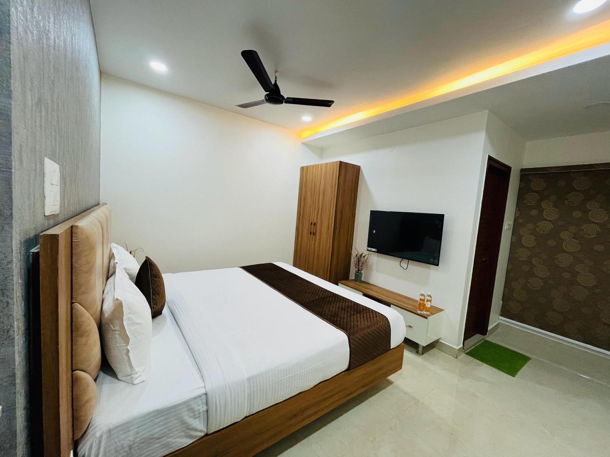 Viola Suites Hyderabad Eksteriør bilde