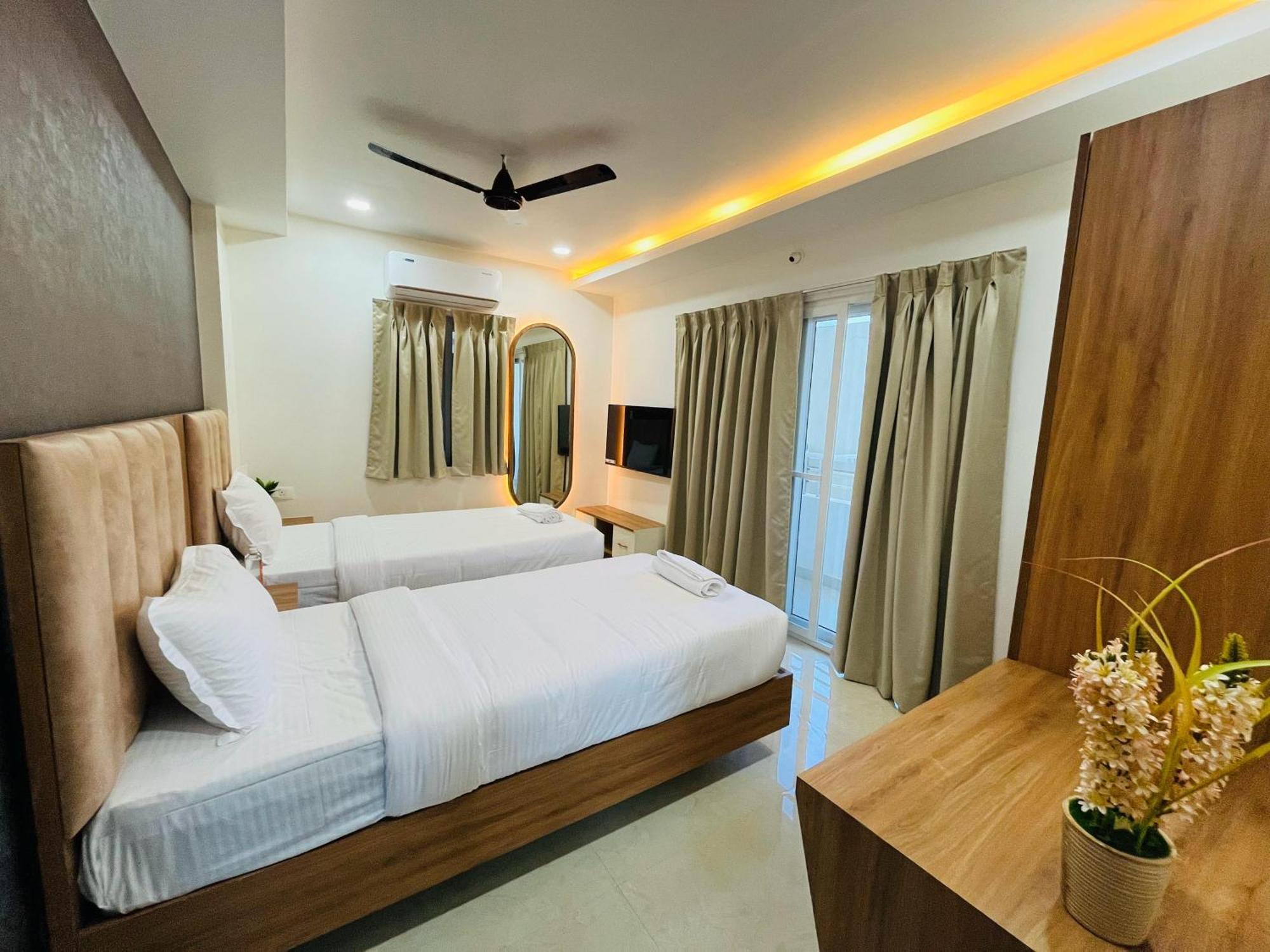 Viola Suites Hyderabad Eksteriør bilde