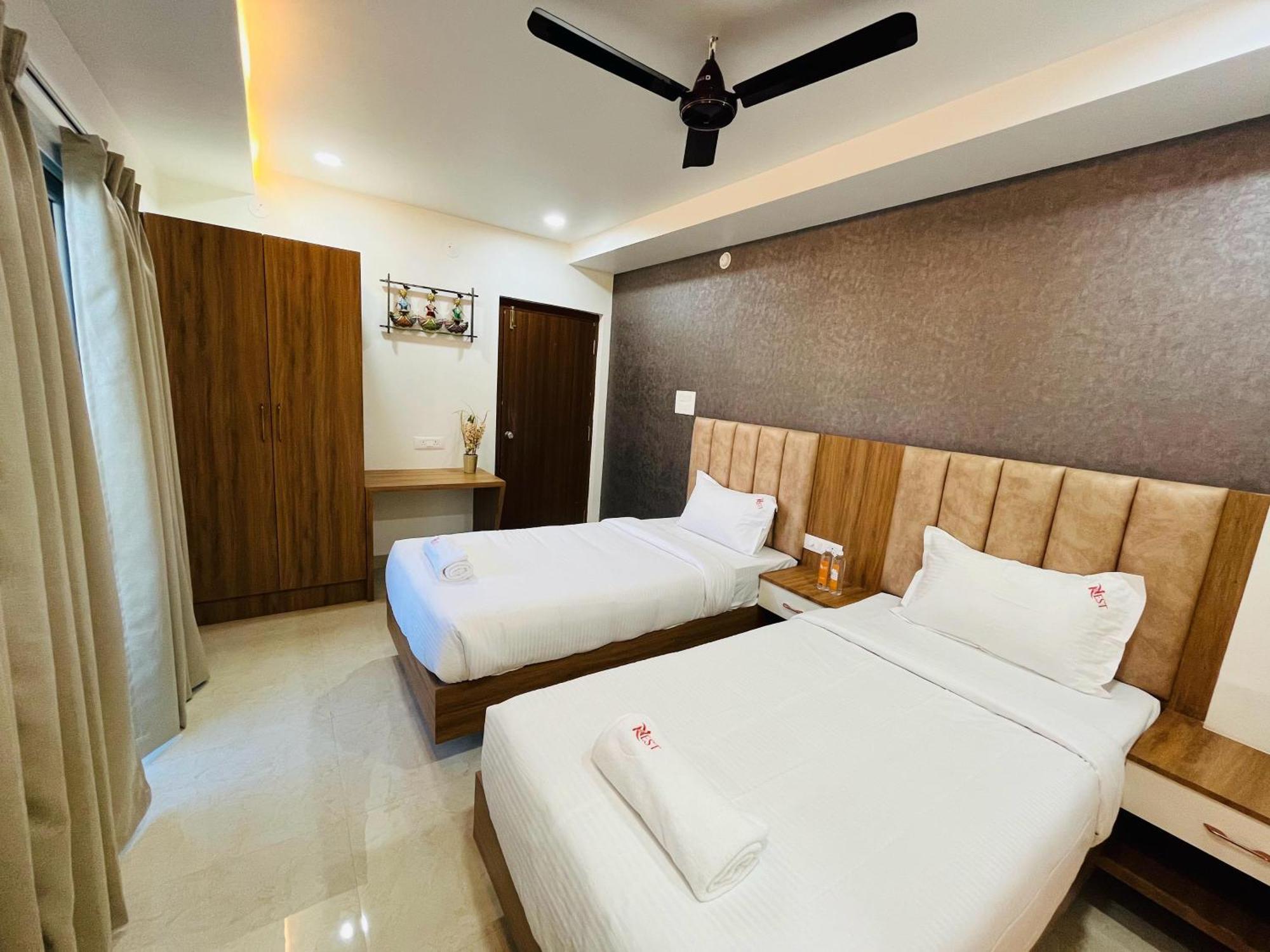 Viola Suites Hyderabad Eksteriør bilde
